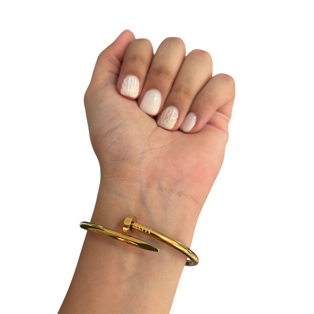 Pulsera de clavo estilo cartier